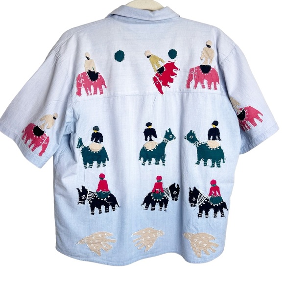 Passports Of Pier 1 Imports Vintage Chambray Button Up Animal Appliqués Size S - Picture 2 of 15